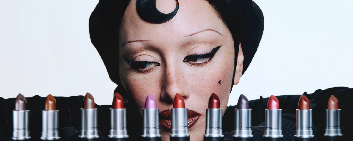 Lipstick banner